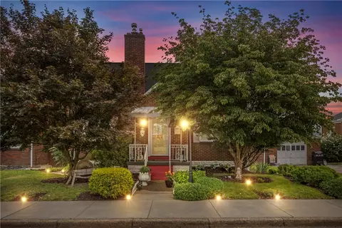 220 S Allen Ave, Donora, PA 15033