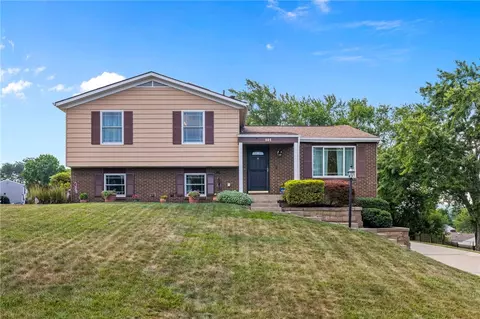 101 Darnley Dr, Coraopolis, PA 15108
