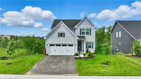 6 Dana Dr, Coraopolis, PA 15108