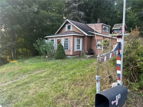 120 Roytown St, Somerset, PA 15501