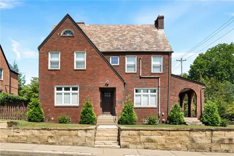 591 Moorhead Pl, Pittsburgh, PA 15232