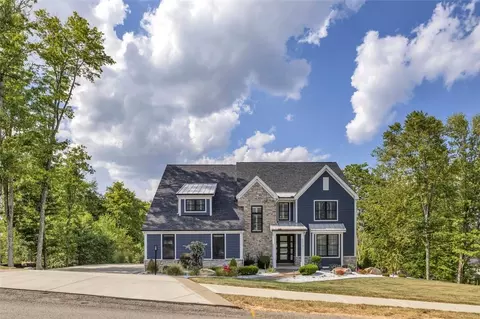 133 Woodford Dr, Evans City, PA 16033