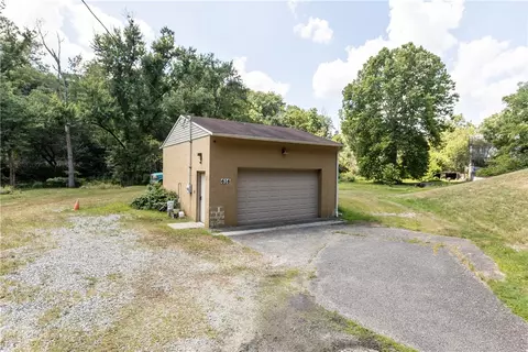 614616 Cochran Mill Rd, Clairton, PA 15025