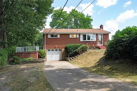 540 Henggi Dr, Crescent, PA 15046