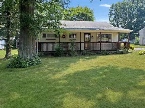 38 Upper Idlewild Dr, New Castle, PA 16101