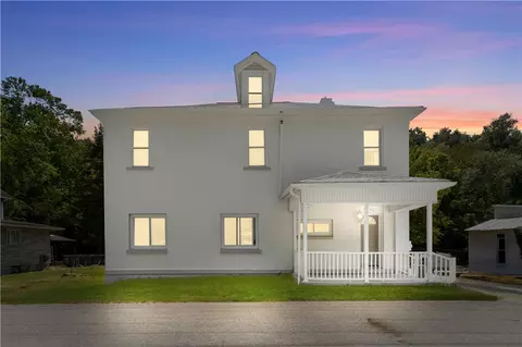 936 Pike Run Dr, Coal Center, PA 15423