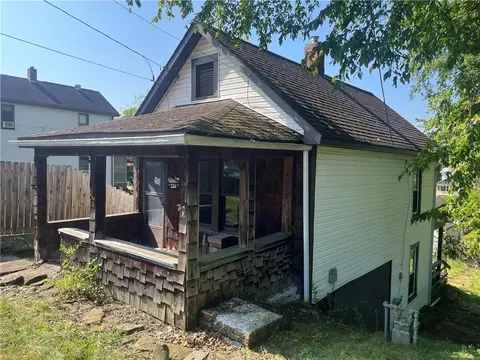 126 Lincoln Ave, Leechburg, PA 15656