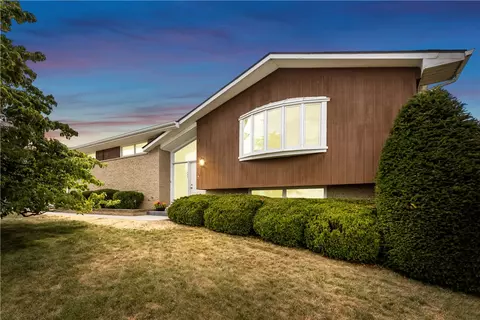 143 Herbst Rd, Coraopolis, PA 15108