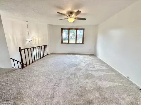 203 Farmbrook Dr, Greensburg, PA 15601 photo 5