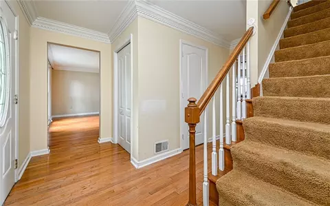 Entry Way - 302 Ridgeway Dr, Wexford, PA 15090 photo 3 of 3