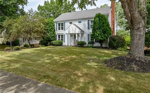 Exterior - 302 Ridgeway Dr, Wexford, PA 15090 photo 2 of 4