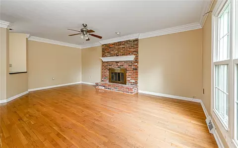 Living - 302 Ridgeway Dr, Wexford, PA 15090 photo 1 of 6