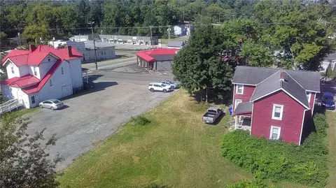 5910 Heckert Rd, Bakerstown, PA 15007
