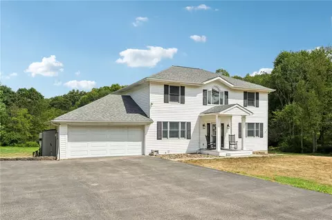 844 Shenango Rd, Beaver Falls, PA 15010