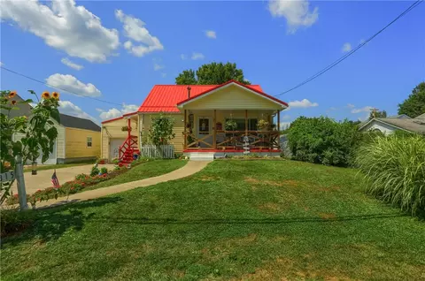 815 Florence St, Ellwood City, PA 16117