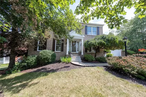 366 Valerie Dr, Cranberry Township, PA 16066