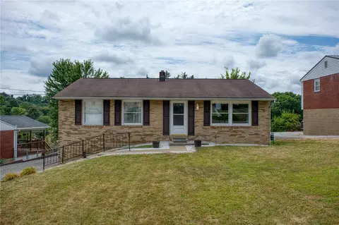 211 Aberdeen, Oakdale, PA 15071