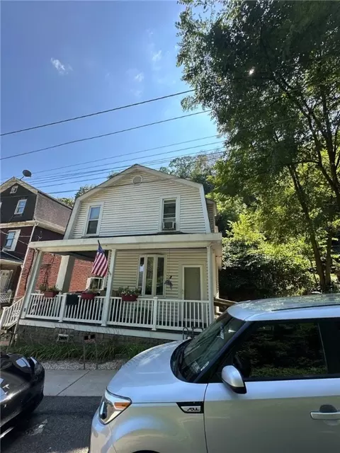 550 Wood St, Pitcairn, PA 15140
