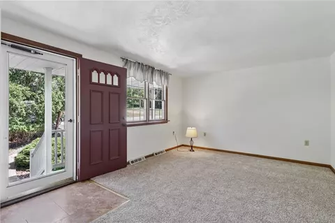 79 Edwin Dr, Irwin, PA 15642 photo 3