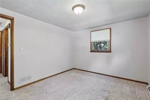 79 Edwin Dr, Irwin, PA 15642 photo 11