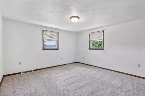 79 Edwin Dr, Irwin, PA 15642 photo 8