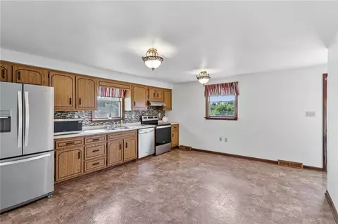79 Edwin Dr, Irwin, PA 15642 photo 6