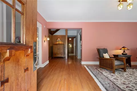 1090 Devon Rd, Pittsburgh, PA 15213 photo 2