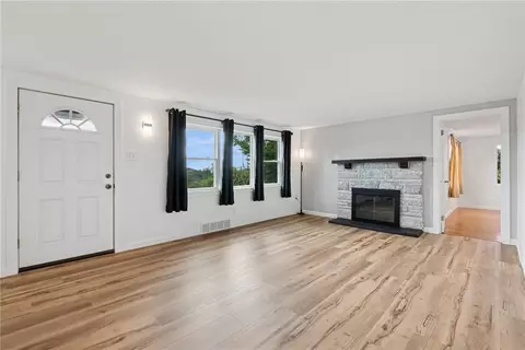 13379 Ridge Rd, Irwin, PA 15642 photo 9