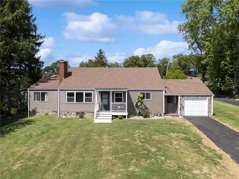 13379 Ridge Rd, Irwin, PA 15642 photo 2