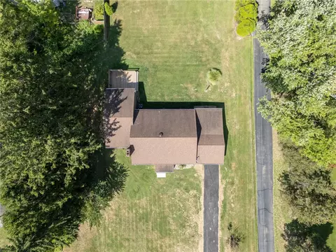13379 Ridge Rd, Irwin, PA 15642 photo 4
