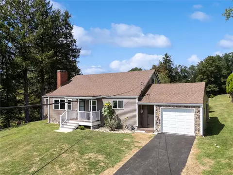 13379 Ridge Rd, Irwin, PA 15642 photo 3