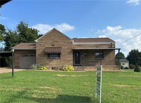 2540 Virginia Dr, New Kensington, PA 15068