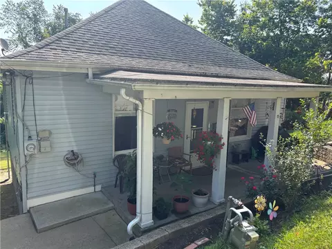 15 Grant St, Monongahela, PA 15063
