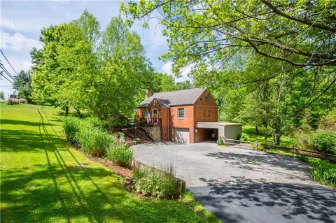 105 Brookwood Rd, Venetia, PA 15367