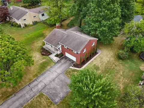 2796 Clearview Rd, Allison Park, PA 15101 photo 4