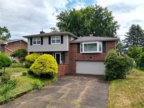 1313 Knollwood Dr, Monroeville, PA 15146