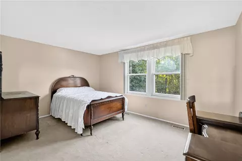 1895 Ivanhoe Dr, North Huntingdon, PA 15642 photo 9
