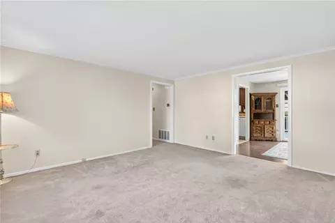 1895 Ivanhoe Dr, North Huntingdon, PA 15642 photo 3