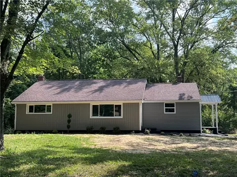 5810 N Edinburg Rd, Edinburg, PA 16116