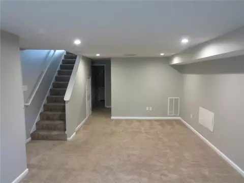Living - 290 Mcmurray Rd, Pittsburgh, PA 15241 photo 5 of 5