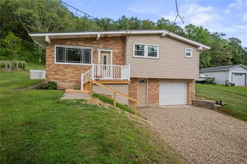 252 Memory Ln, Tarentum, PA 15084