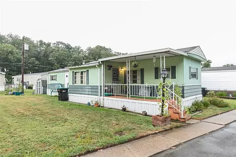 77 Hidden Valley Dr, Finleyville, PA 15332