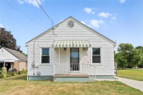 302 Hazel St, Zelienople, PA 16063