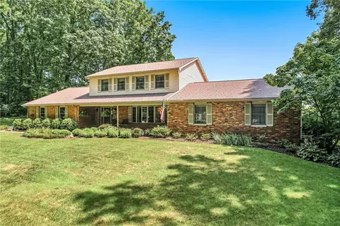 2280 Fleetwood Dr, Hermitage, PA 16148