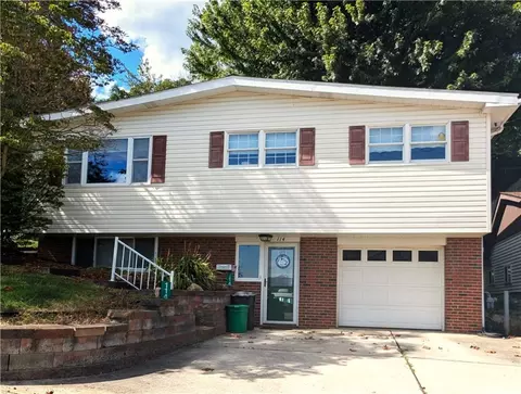 114 Harbison Ave, Masontown, PA 15461