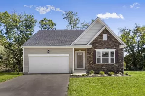 415 Millstone Ln, Finleyville, PA 15332