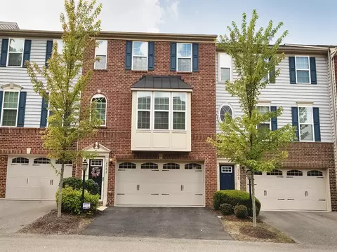 2003 Pointe View Dr, Mars, PA 16046 photo 1