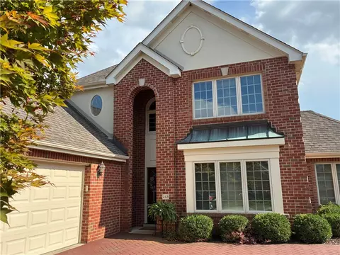 213 Prestonwood Ln, Canonsburg, PA 15317