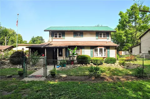 86 Dark St, Connellsville, PA 15425