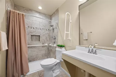 Bath - 116 Williamsburg Pl, Irwin, PA 15642 photo 3 of 3